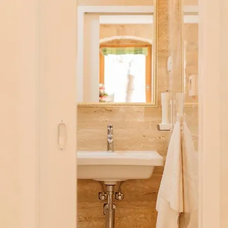 Stone House Luxury Penzion 4*