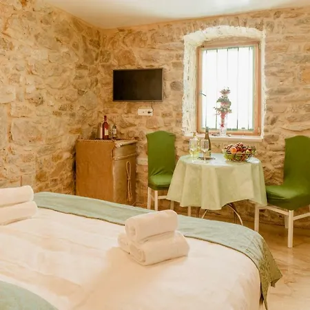 בית הארחה Stone House Luxury 4*