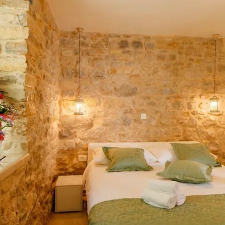 Stone House Luxury 4* ספליט