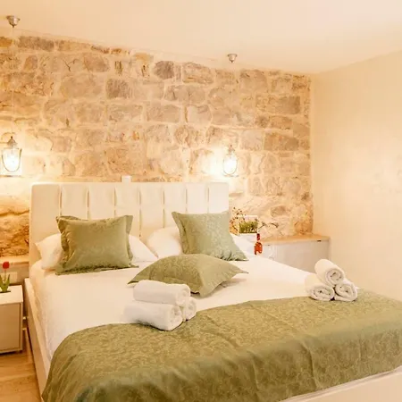 Stone House Luxury Pensión