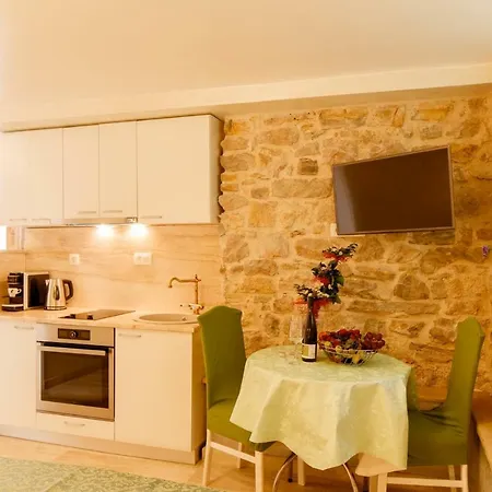 Stone House Luxury Pensión