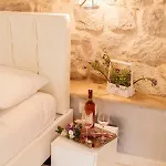 Stone House Luxury Gasthuis 4*