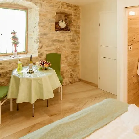 Casa de hóspedes Stone House Luxury 4*