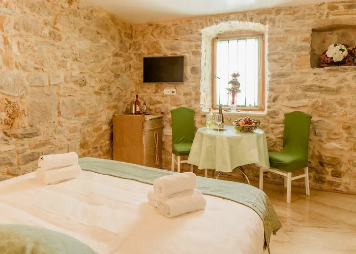 Casa de hóspedes Stone House Luxury 4*