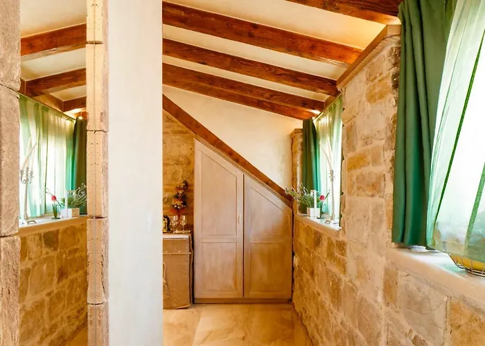 Stone House Luxury Casa de hóspedes 4*