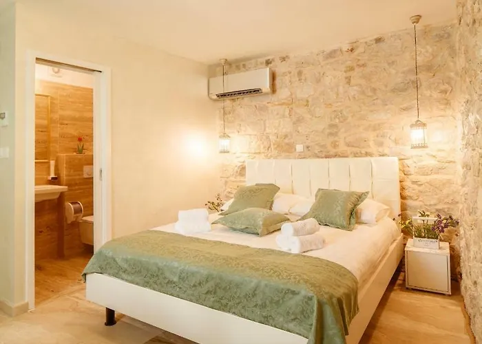 Casa de hóspedes Stone House Luxury 4*