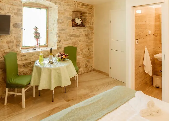 Casa de hóspedes Stone House Luxury 4*