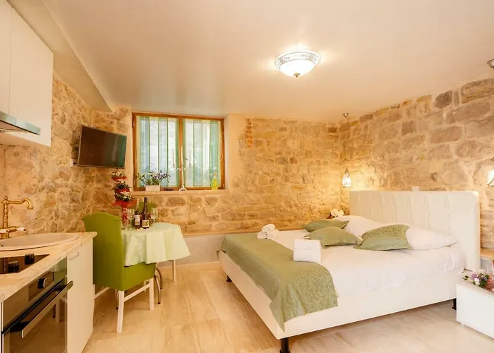 Casa de hóspedes Stone House Luxury 4*